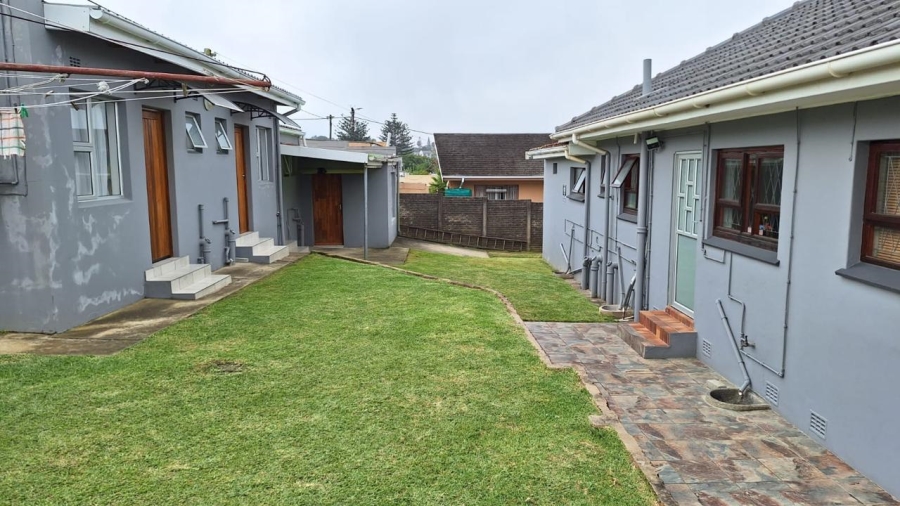 7 Bedroom Property for Sale in Sunnyridge Eastern Cape
